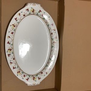 17" Oval Serving Platter in the Encanto #422 dinnerwar